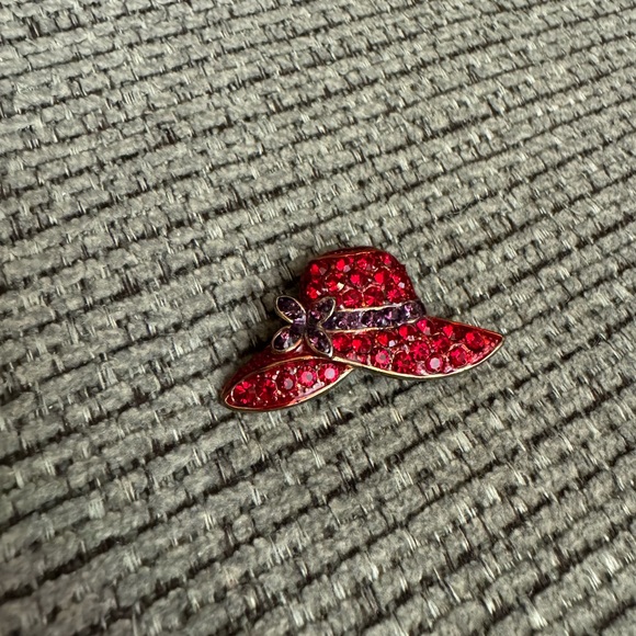 Red Hat Society Rhinestone Hat Brooch - Picture 1 of 2